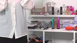 Physical and cunt exam of hot GILF