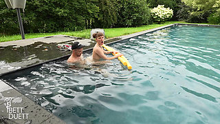 First Pool Fuck on Vacation!!