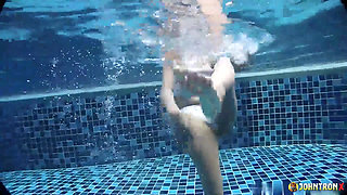 Johntronx - Picture-perfect Thai Amateur Babe Gets Banged in the Pool