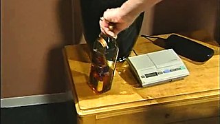 Blonde pregnant babe fingering her pussy