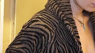 Tease on Cam in the Shower