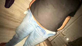 Hot Anippe Pee in Hostel Toilet & I See Her Pussy Then Start Handjob!