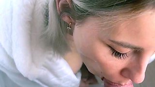 Blonde Babe Gives an Amazing Blowjob to a Big Cock