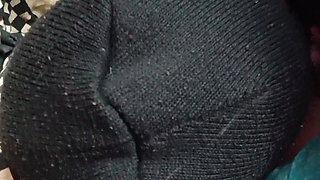 Sex with a Woman Who Squeezes Hands