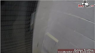 Blonde Deutsche Milf Mit Brille Trifft Sich Mit Fremden Mann Zum Ficken Im Public