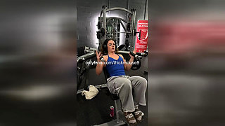 18yo Muscle Girl's Dripping Pussy Pound During Live Leak