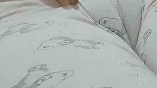 Camel Toe- Puffed Pussy- Swollen Pussy- Big Pussy- Turkish MILF- Turkish Porn- Pajamas